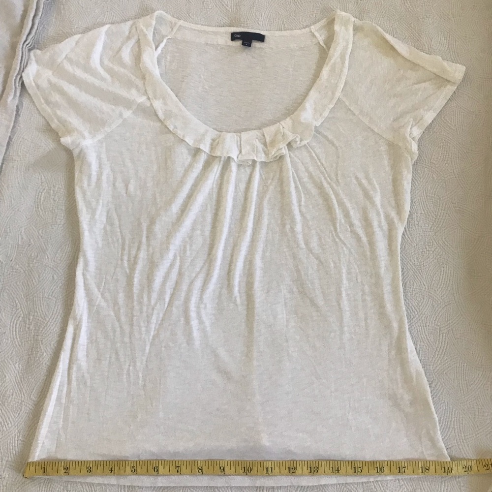 SOLD !!!! - 2️⃣Bundle Gap short sleeve tops..! - Picture 11 of 16